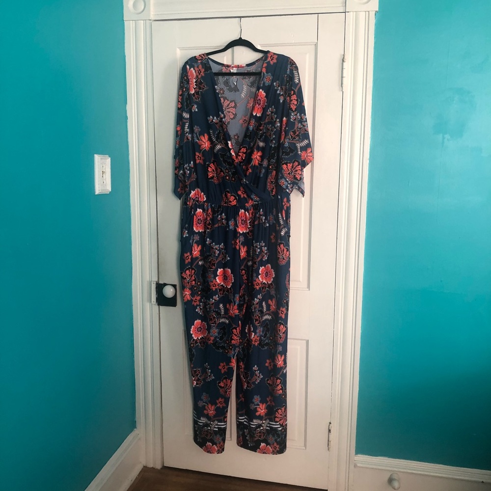 🖤5/$20🖤 Flowery jumpsuit